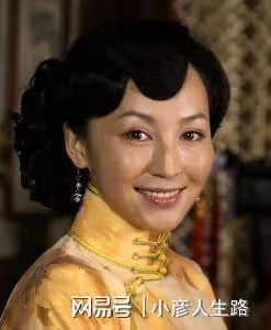 最強嫂子岳麗娜:為愛私奔拼生三子,愛人卻扶弟成魔,硬拉我做配