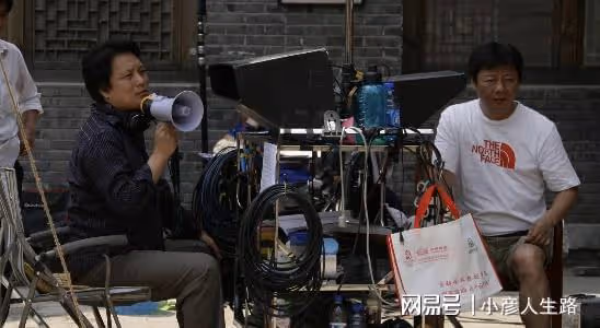 最強嫂子岳麗娜:為愛私奔拼生三子,愛人卻扶弟成魔,硬拉我做配