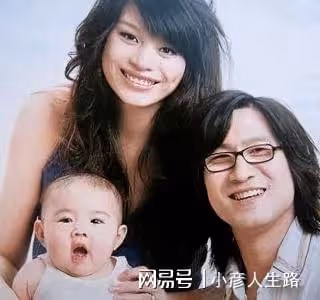 汪峰前妻自曝欠60萬!每天直播十幾個小時賺錢,神情恍惚狀態差