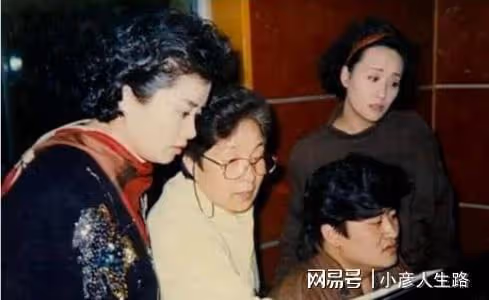 毛阿敏:嫁富豪生兩娃,丈夫去世9個月留下260億遺產,如今怎樣了