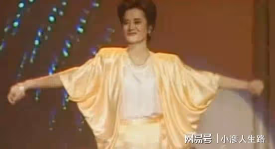 毛阿敏:嫁富豪生兩娃,丈夫去世9個月留下260億遺產,如今怎樣了