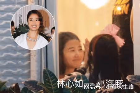 林心如在超市錄節目,穿露臍裝隱約可見馬甲線,46歲狀態依然年輕