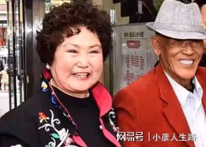 趙本山前輩王忠堂去世!徒弟閆學晶忙宣傳直播,不悼念師父引爭議