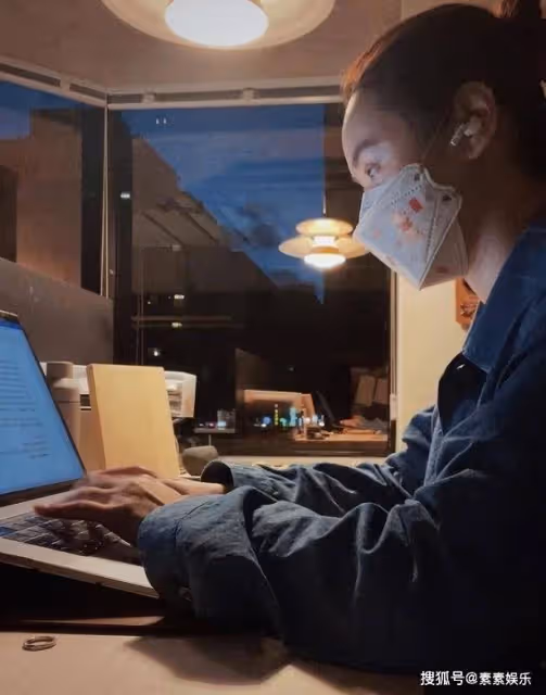 吳姍儒懷孕6個月，小腹平平不顯懷，做俏皮表情氣色很好