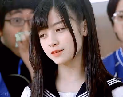 福岡出身的橋本環奈,透露高中是「坐飛機上學」