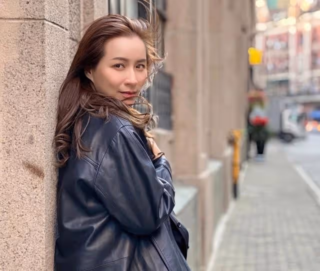 香港知名女星再度復出!遭網友吐槽又老又過氣,參加商演還被揩油