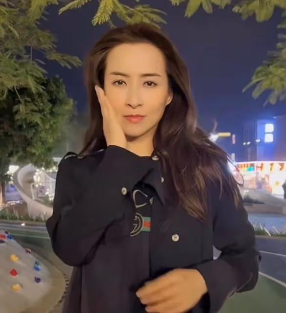 香港知名女星再度復出!遭網友吐槽又老又過氣,參加商演還被揩油