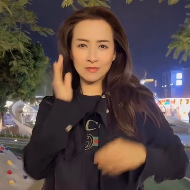 香港知名女星再度復出!遭網友吐槽又老又過氣,參加商演還被揩油