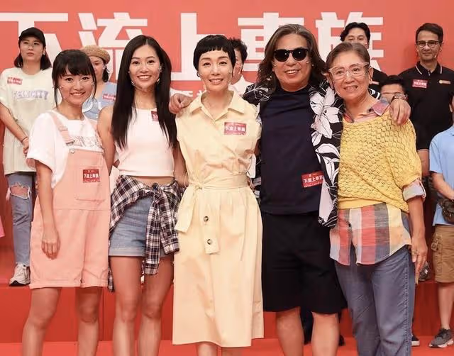 香港知名女星新劇穿泳裝出鏡!身材不輸年輕演員,與前夫隱婚11年