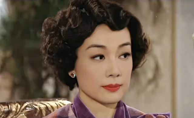香港知名女星新劇穿泳裝出鏡!身材不輸年輕演員,與前夫隱婚11年