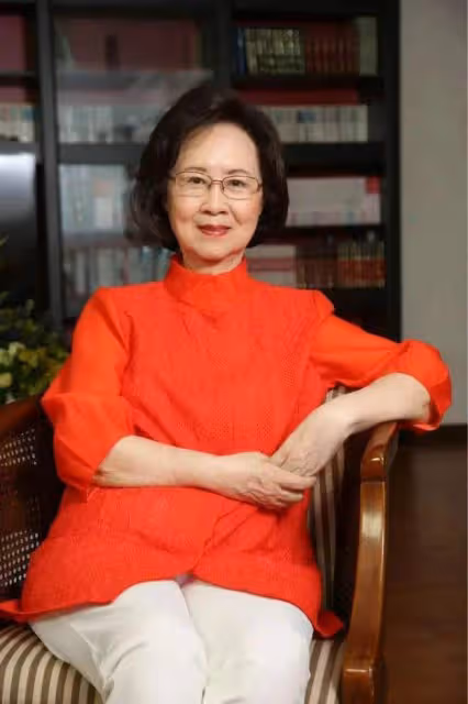 84歲瓊瑤罕曬新家日常!一頭濃密黑髮氣色紅潤,發文否認失智傳聞