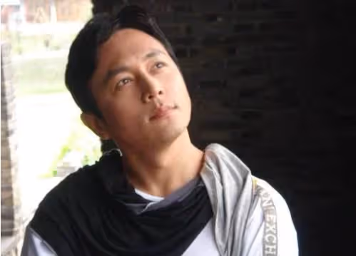 54歲男星「當初娶5婚妻」不顧眾人反對，被騙5000萬「6個孩子無一親生」撫養至今：真的太善良