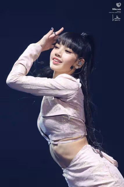 Lisa(BlackPink) 鋼管舞