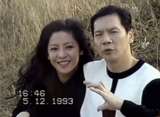 63歲向太罕曬年輕舊照!甜蜜表白老公向華強,美貌不輸兒媳郭碧婷
