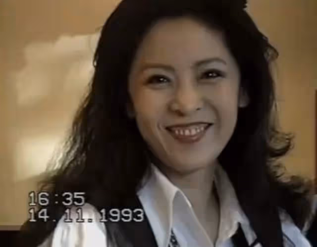 63歲向太罕曬年輕舊照!甜蜜表白老公向華強,美貌不輸兒媳郭碧婷