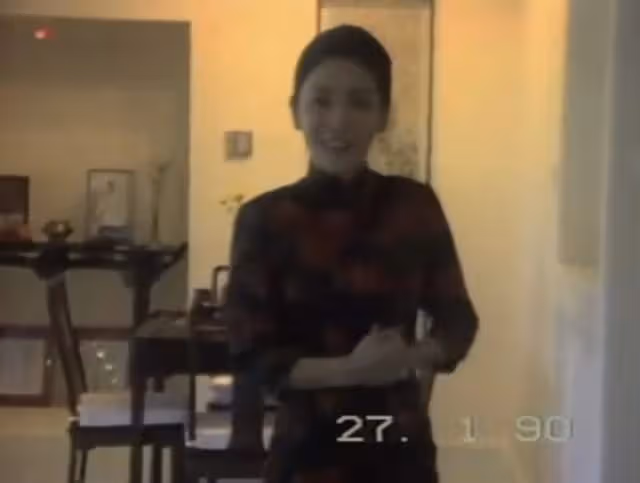 63歲向太罕曬年輕舊照!甜蜜表白老公向華強,美貌不輸兒媳郭碧婷