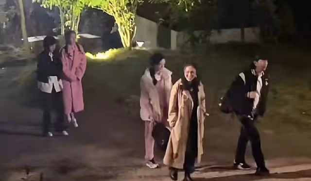 陳喬恩帶老公與明道聚會,喝6000一瓶酒,眼睛笑眯眾人嗨到臉通紅