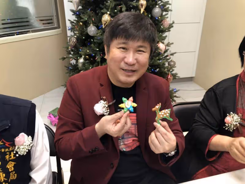 無私付出29年!胡瓜「每年捐500萬」伴弱勢童長大,今低調當「榮譽校長」感嘆:人太多救不完