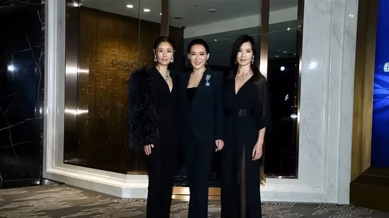 不愧是霍建華的菜!林心如穿連體衣出席活動,身材比例羨煞旁人,掛「百條土豆絲」真霸氣