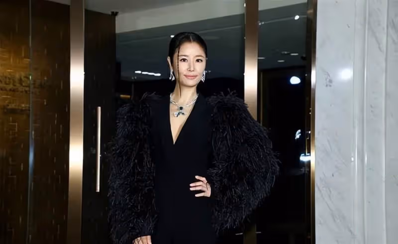 不愧是霍建華的菜!林心如穿連體衣出席活動,身材比例羨煞旁人,掛「百條土豆絲」真霸氣