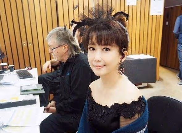 她曾比楊鈺瑩還要紅,離婚後前夫後悔狂追,如今48歲仍美麗動人