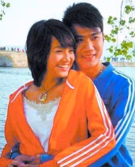 曾是知名主持人，和前夫閃婚閃離，高齡生女兒，老公終熬成一線！