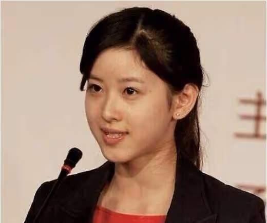 章澤天大學舊照曝光 沒有美顏痘印清晰可見