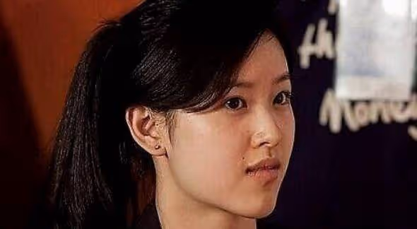 章澤天大學舊照曝光 沒有美顏痘印清晰可見