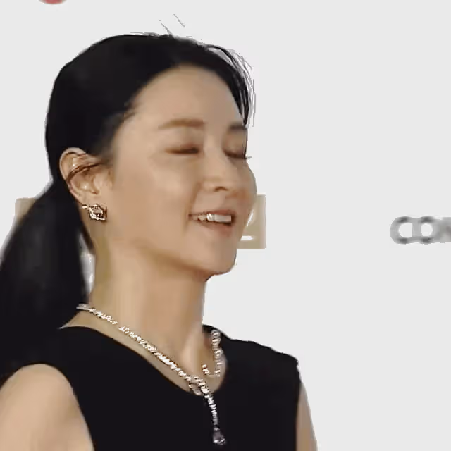 李英愛容貌三十年沒有改變，她的氣質和沈銀河一樣，永遠白月光