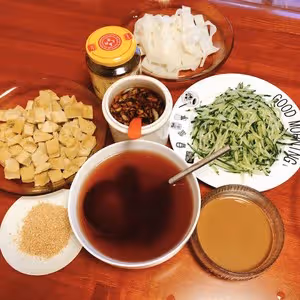地道的純手洗涼皮超詳細做法（調汁正宗）