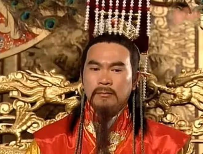 老戲骨為小28歲嬌妻慶生,數十明星參加派對陣仗大,古天樂送花牌