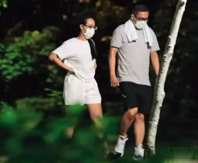 知名演員陳昭榮宣布離婚！與美女過夜看婦產科被拍，拒談兩人關係