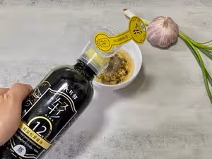 六月鮮|臘腸蒸花菜