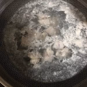 原汁原味快手電飯煲玉米胡蘿蔔排骨湯（1-2人份）