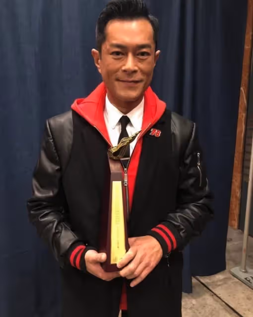 吃止痛藥苦撐!51歲男星「突右半身麻痺」醫生搖頭:神經全壞了 敬業拍完「才入院動手術」病況曝光