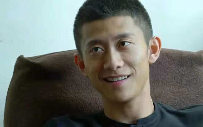 張一山風波後曝戀情!攜高挑氣質美女聚餐,相處似老夫老妻很般配