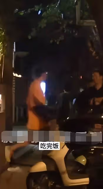 曝王思聰又換新女友!深夜帶長發辣妹回家過夜,出行仨保鏢待命
