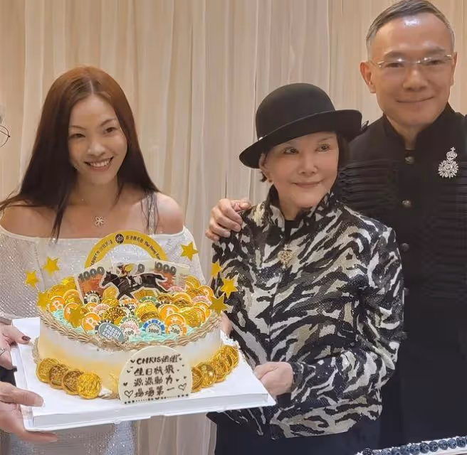 億萬富婆白韻琴參加派對，78歲狀態回春，與小15歲老公像同齡人