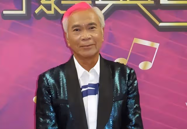 71歲港星為小30歲嬌妻慶生！TVB多位藝人出席，場面猶如頒獎禮