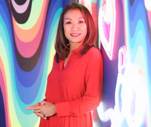 前港姐冠軍近況曝光!自曝14歲女兒難管教,圈中老公挑剔難忍