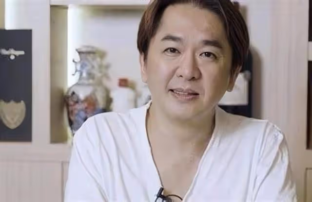 知名港星收近500條求包養私信!同時交往三名女友,堅持不婚不孕