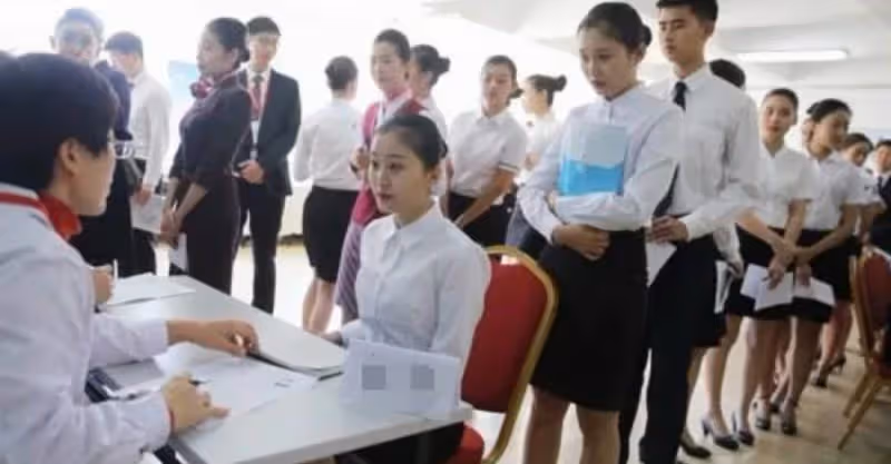 女面試官： 我兒子叫你兒子爸爸那我是你的誰，男子神回復被當場錄取