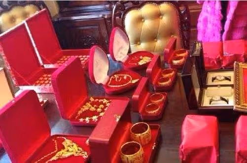 陪嫁一套房,岳父母拿退休金帶外孫6年,女婿一句沒義務,岳父母收回房子
