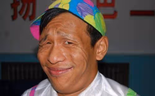 宋小寶的逆襲人生:從小吃盡苦頭,成名後把美若天仙的妻子娶回家