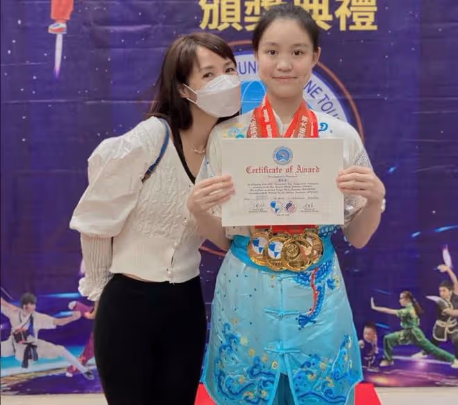 劉鑾雄女兒低調慶祝生日!20歲越來越像爸,多才多藝曾奪國際獎項