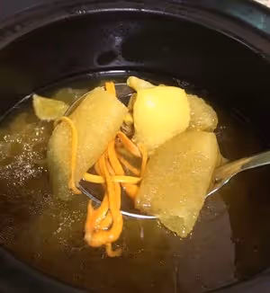 竹蓀蟲草花雞湯
