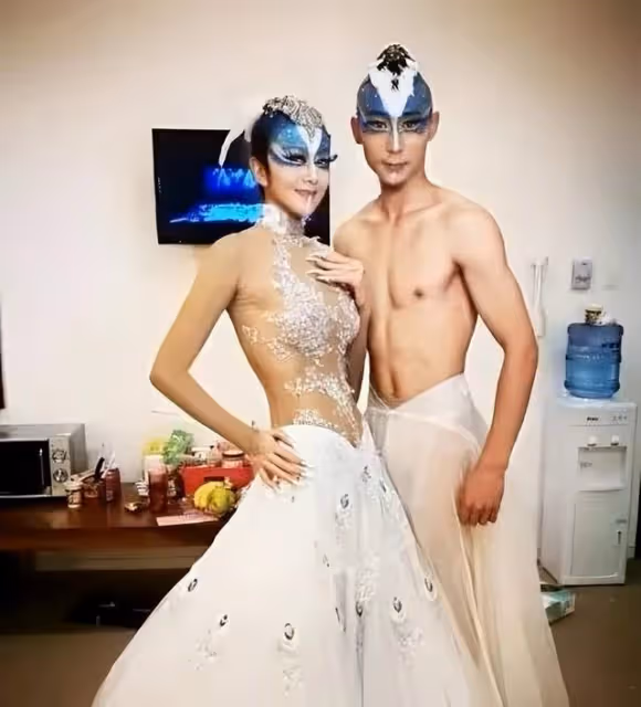 國家一級演員王迪因抑鬱症去世,曾登春晚與楊麗萍合作,年僅44歲
