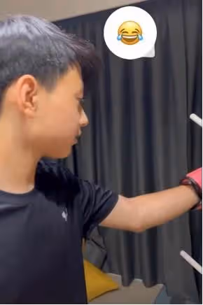張柏芝曬12歲次子「帥照變化大」!已經長了小鬍子,五官像極謝霆鋒,網友:基因真強大