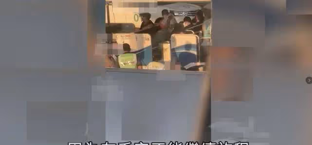 小林青霞國外返港全家被趕下飛機,疑因抱兒子擋路與空姐激烈爭執