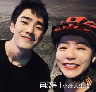 40歲歌手丁當戀情曝光，小15歲男友顏值帥氣，曾擔任金城武的替身